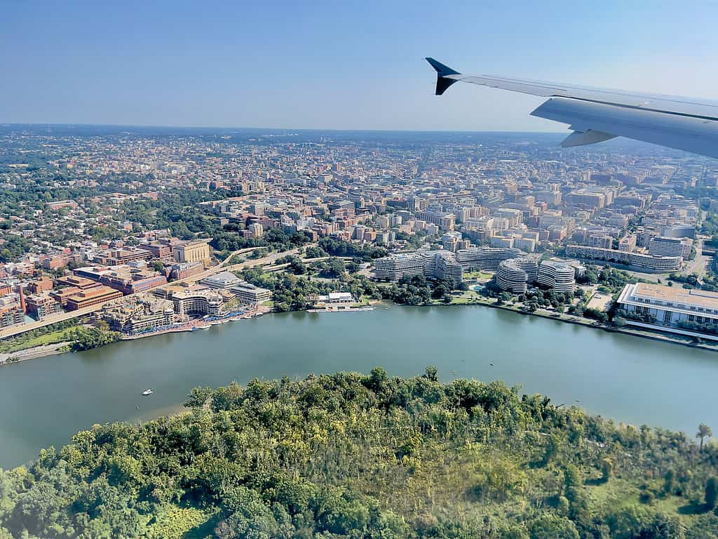 Air View / Theodore Roosevelt Island and the Watergate Complex under the wing.