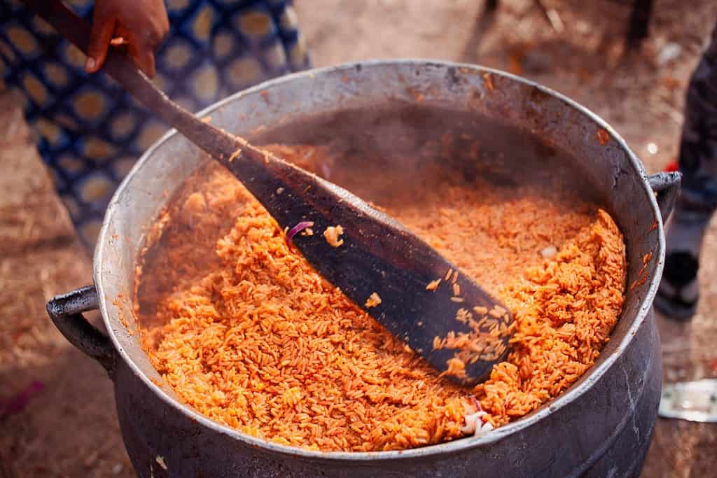 Nigerian jollof rice in the Igbo traditional pot (ité ọna).