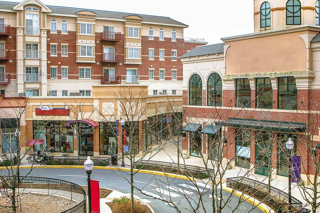 Scenery of the shopping street in Fairfax, Virginia