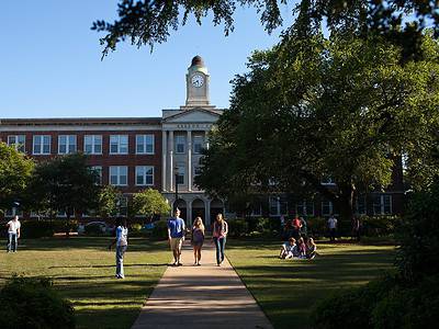 A Discover the 10 Most Educated Places in Mississippi