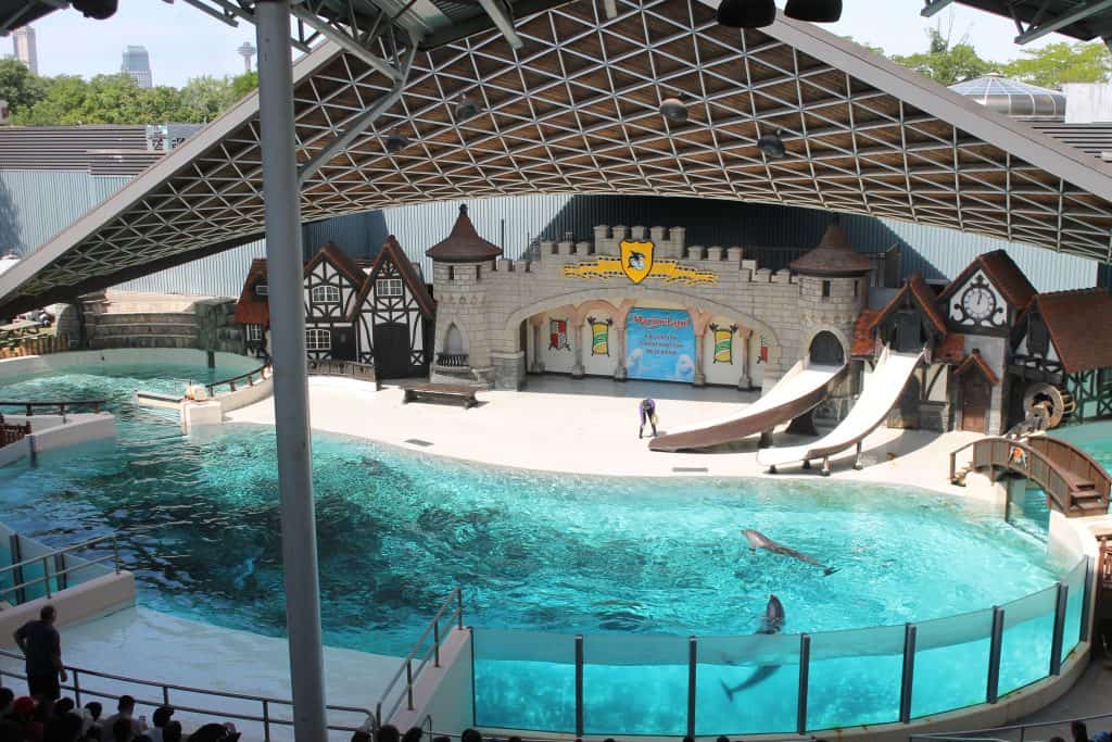 Main stadium of MarineLand, Niagara Falls, taken Aug 15, 2022. At the time, the stadium hosted a show featuring 2 sea lions, the 4 dolphins living in the pool, and Smooshi the walrus.