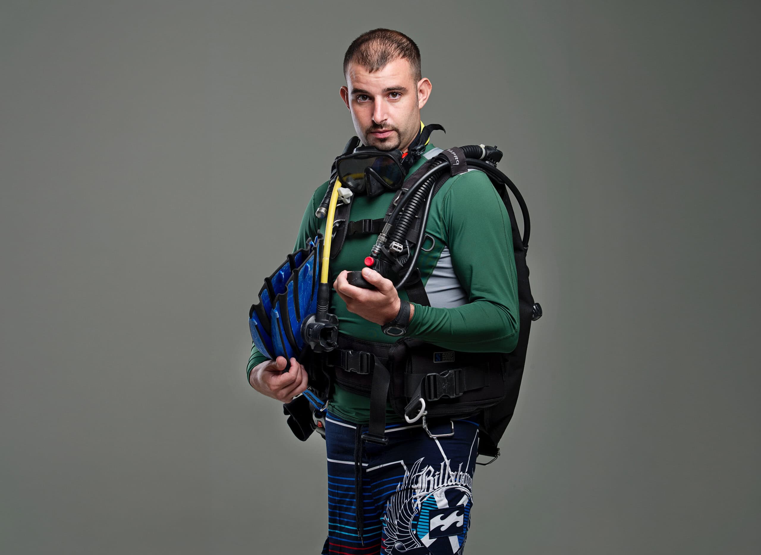 ** use only with articles about Scott Mayback, marine biologist.