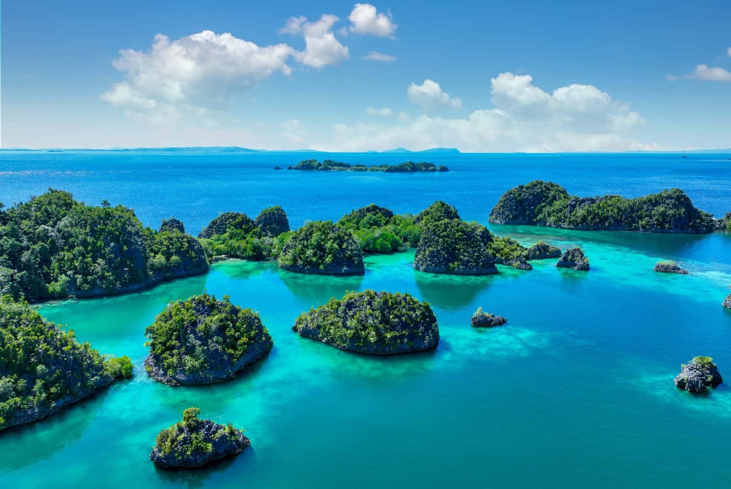 Papua New Guinea is an island country located in the southwestern Pacific. It comprises the eastern half of New Guinea and several small offshore islands.